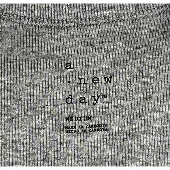 A New Day Grey Ribbed Sleeveless Tank Top Regular Size Medium - Picture 3 of 6